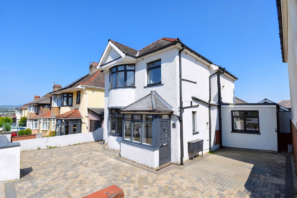 Property photo 1 of 39