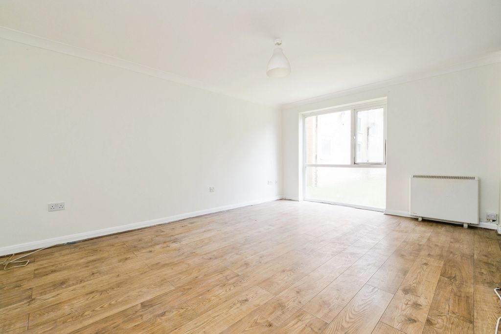 Property photo 3 of 10 Pbox-Img.Jpg