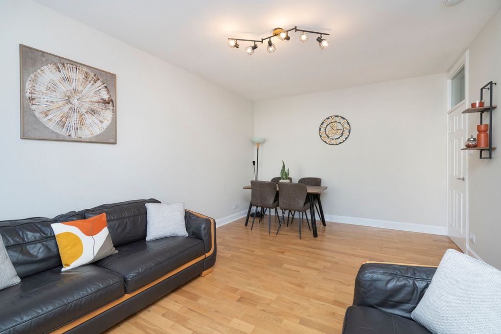 Property photo 1 of 19 Picture No. 07