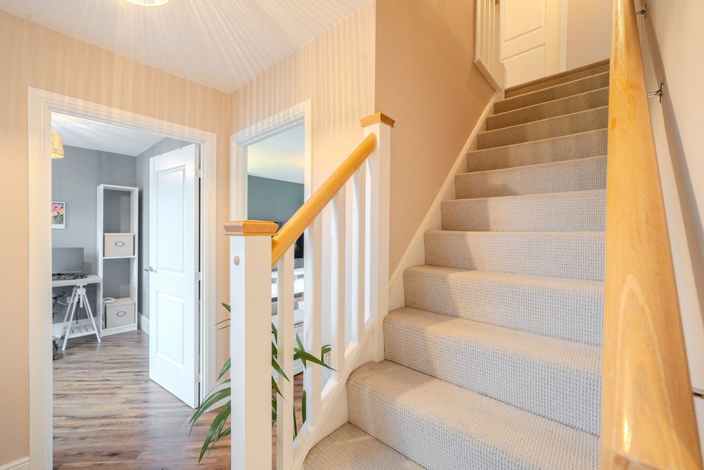 Property photo 3 of 38