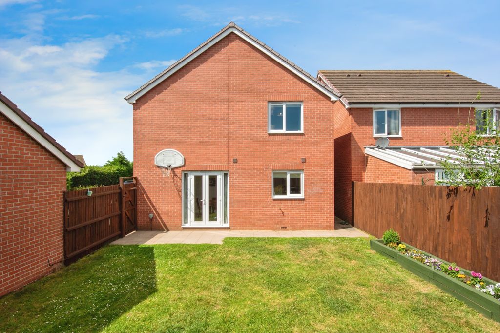 Property photo 2 of 17