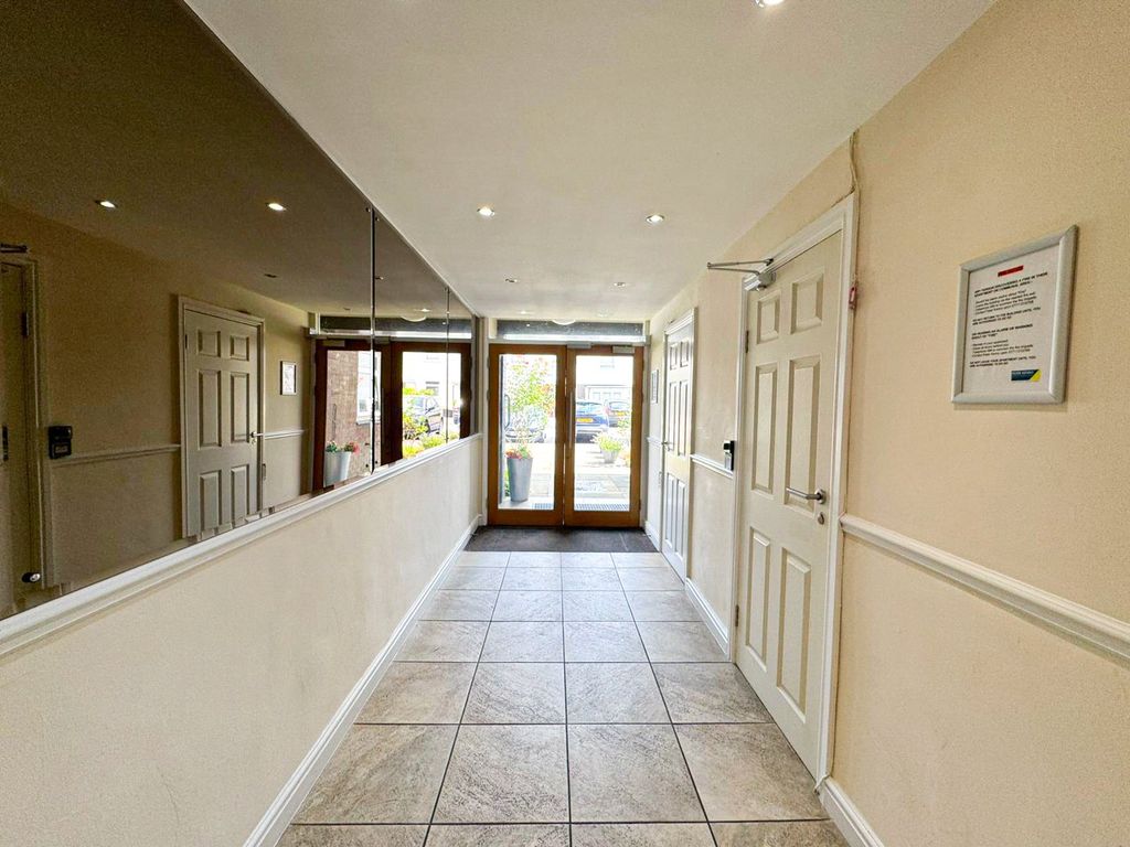 Property photo 2 of 6 Picture No. 18