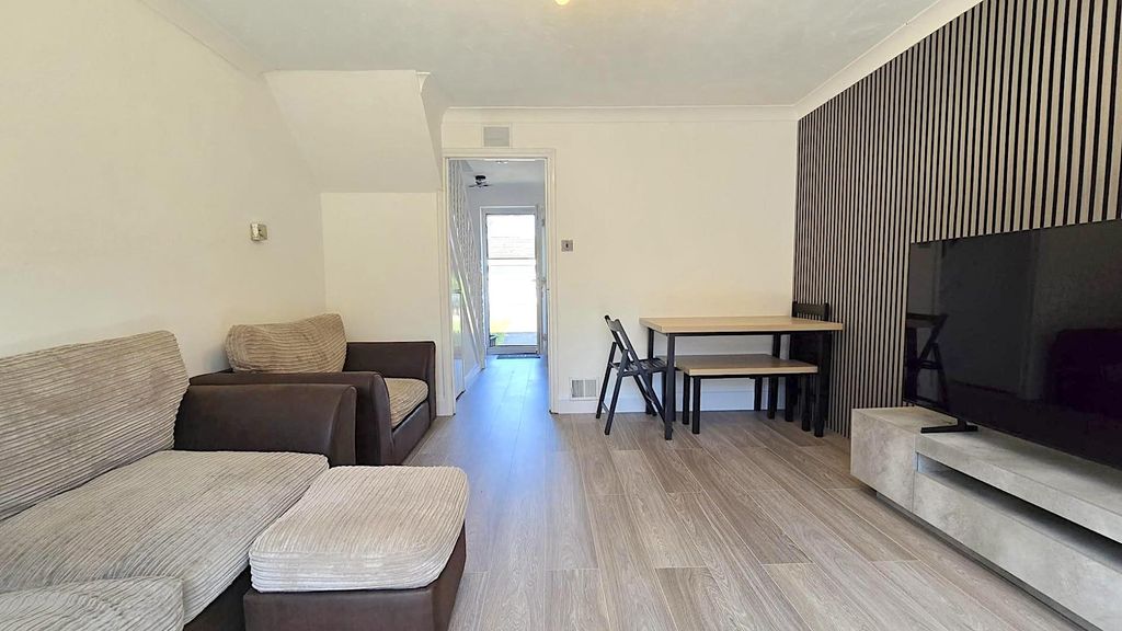 Property photo 2 of 12 G3Y3Zyddzkcdxqabescgiq.Jpg