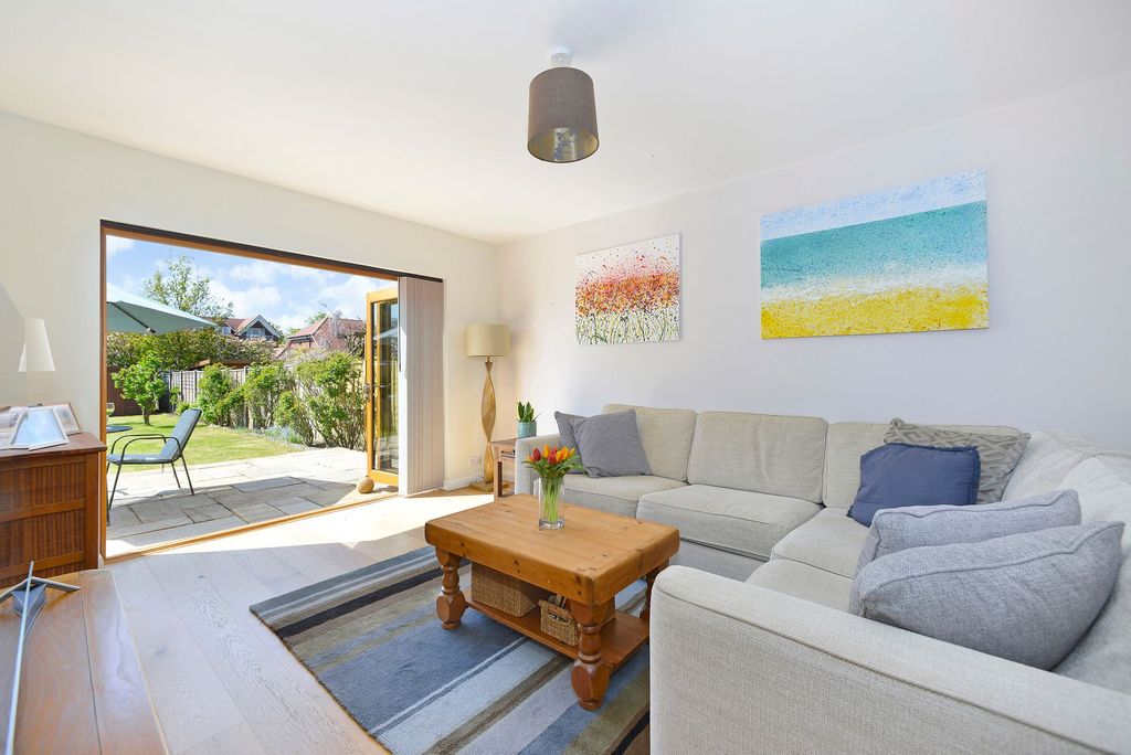 Property photo 3 of 25