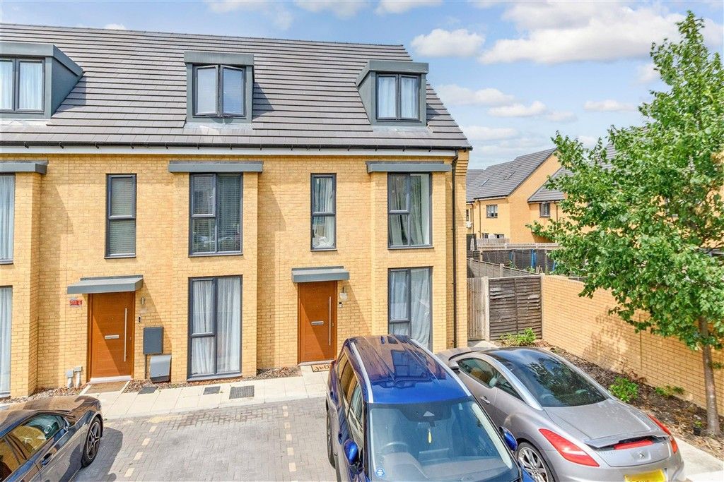 Property photo 2 of 8 Front (Web)