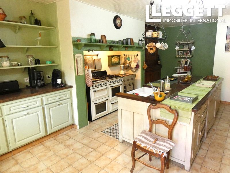 Property photo 3 of 10