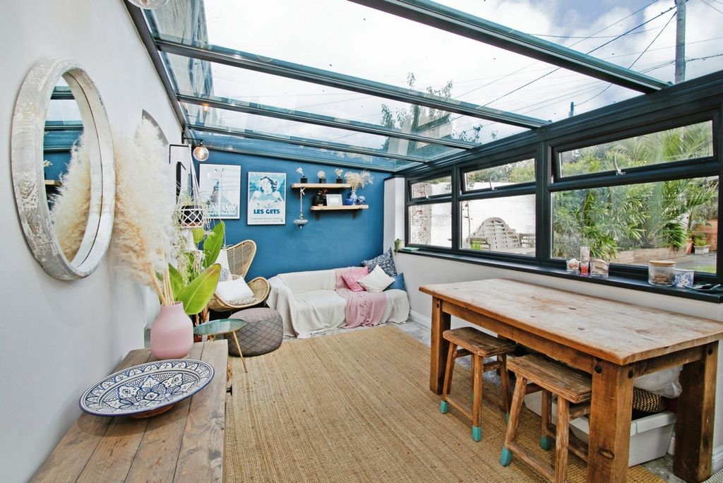 Property photo 3 of 14 Photo