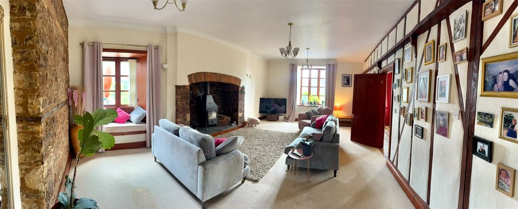 Property photo 2 of 27 Picture No. 49