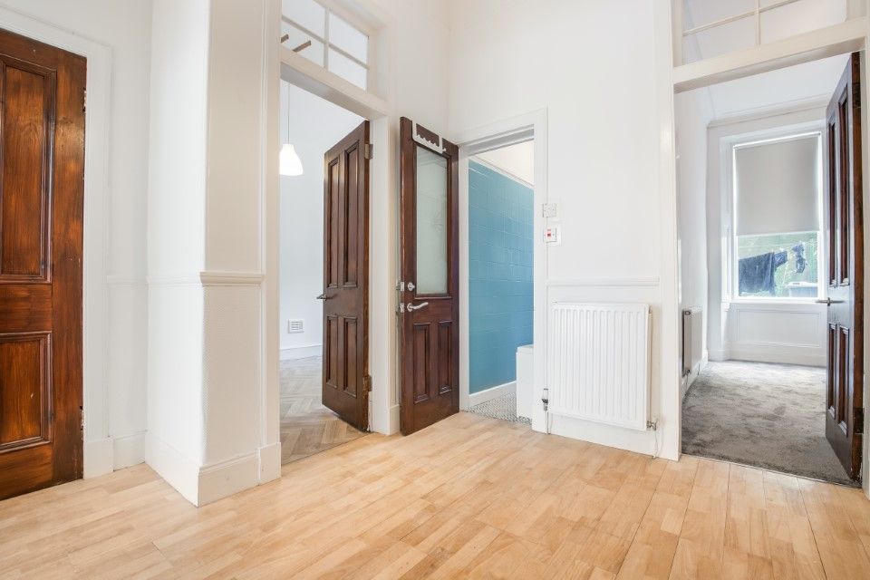 Property photo 3 of 14 Hallway