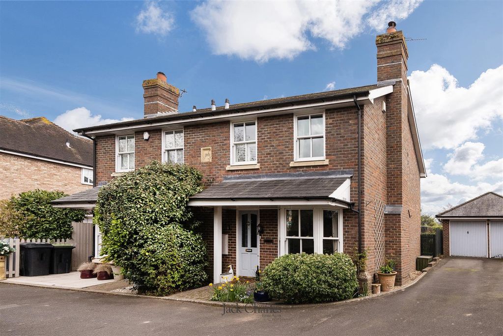 Property photo 1 of 17 1 Albion Close, Tn11 0Dr 001.Jpg