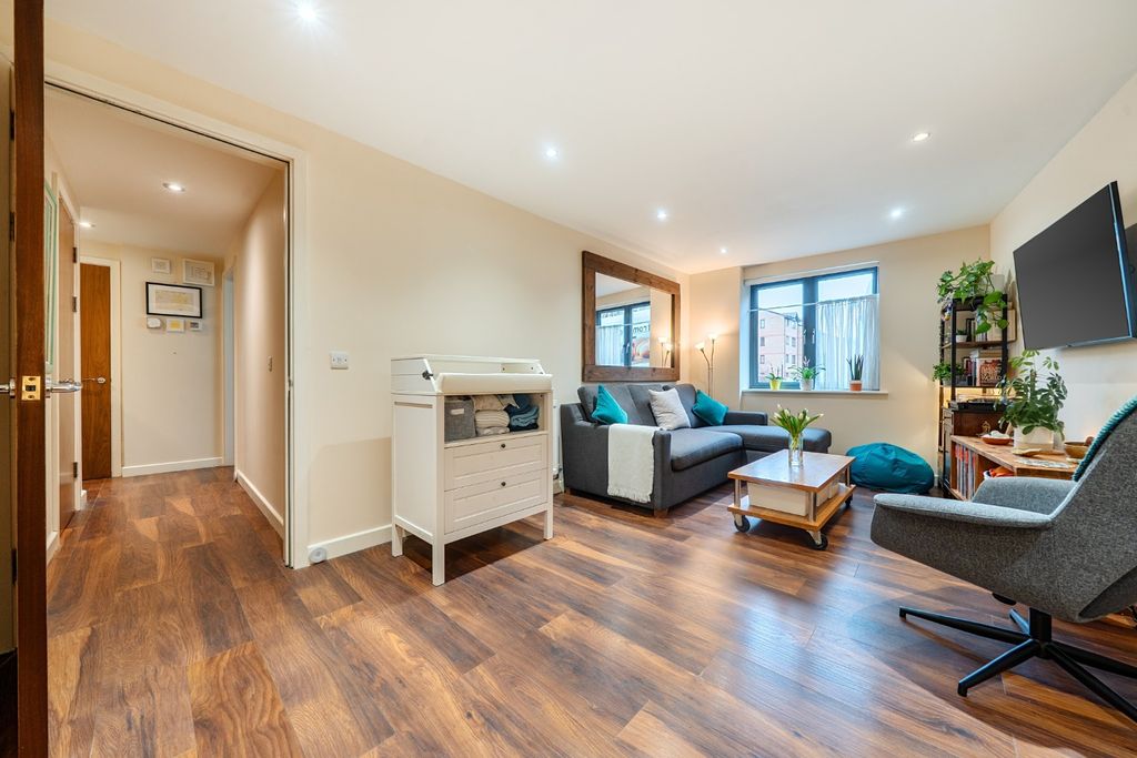 Property photo 2 of 15 4670234