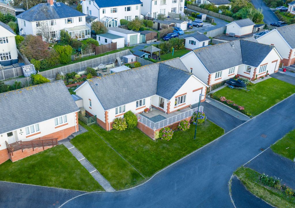 Property photo 1 of 27