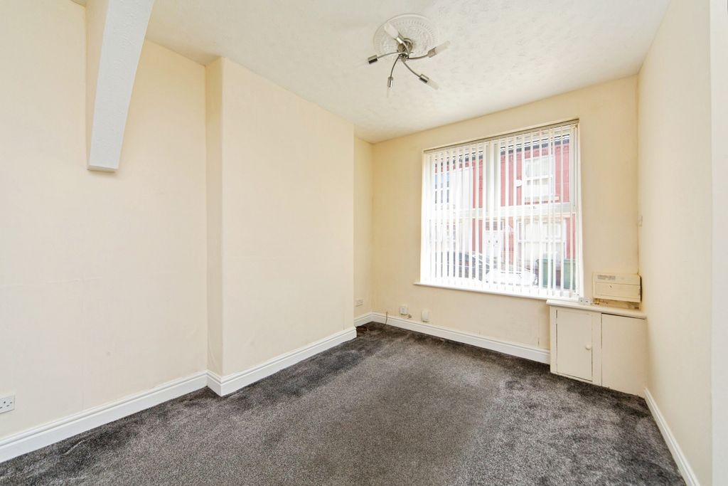 Property photo 2 of 10 Pbox-Img.Jpg
