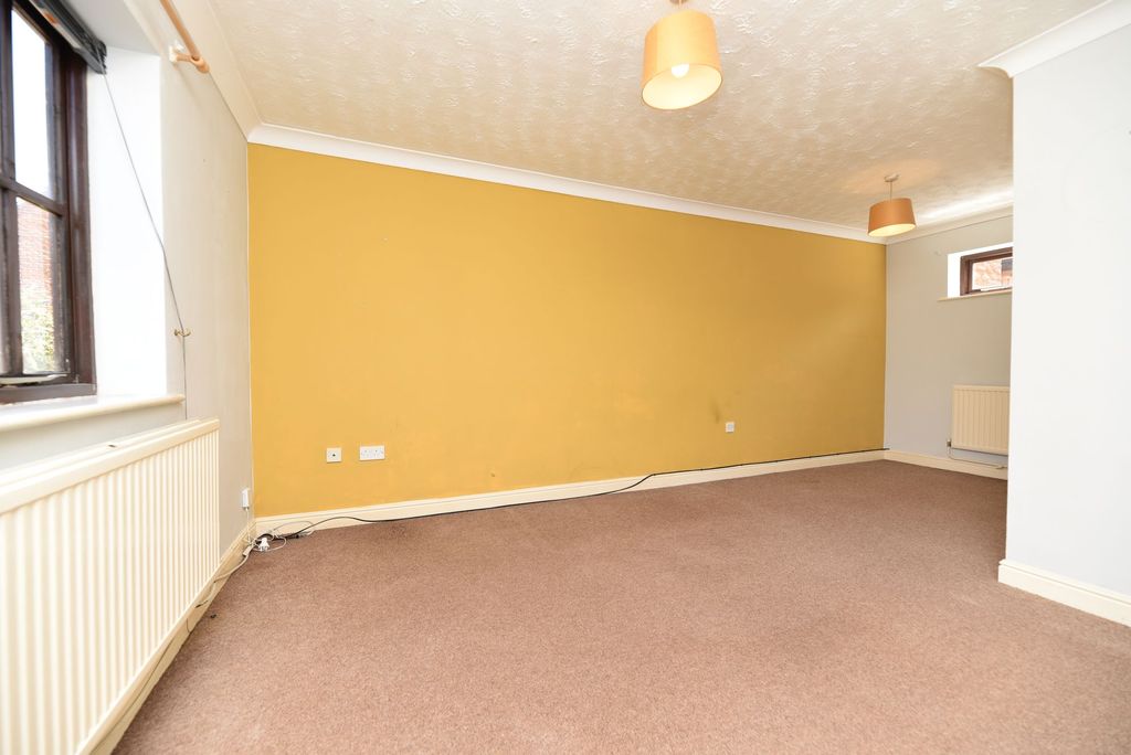 Property photo 3 of 8