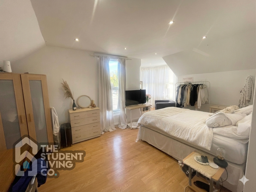 Property photo 3 of 19 2