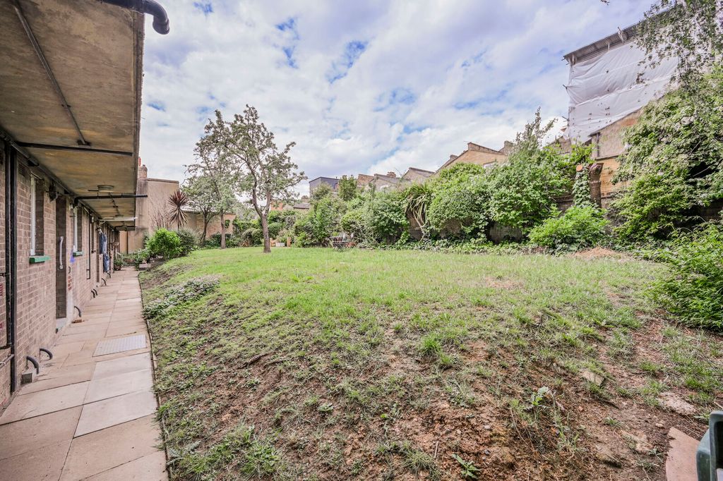 Property photo 3 of 11
