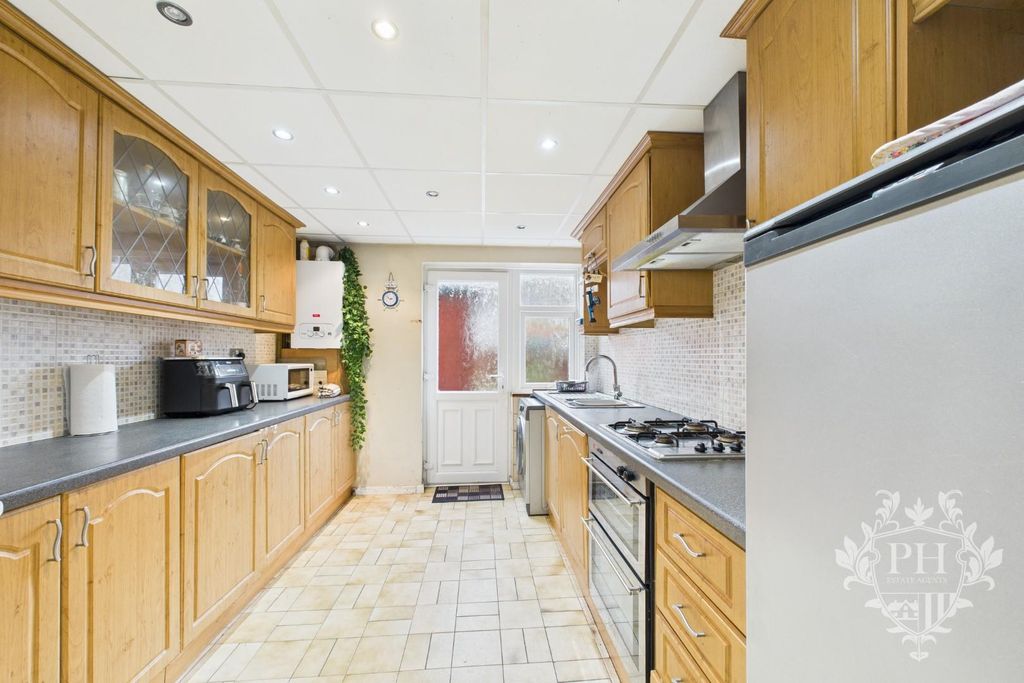 Property photo 2 of 12 Cam02002G0-Pr0251-Still005.Jpg