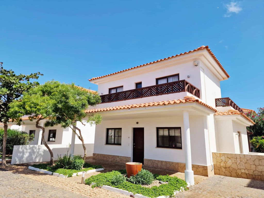 Property photo 2 of 20 Exterior View