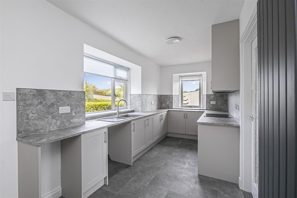 Property photo 3 of 26 Rdc0414Levi Kitchen (2).Jpg