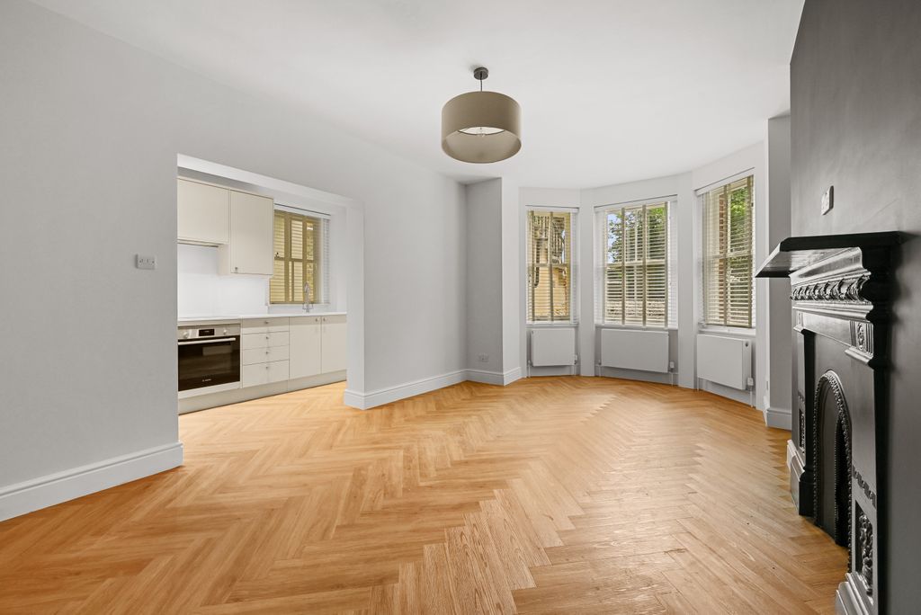 Property photo 3 of 15 12-74B4Gcham - 114A Fellows Road - Reeption 2 -Original (6).Jpg