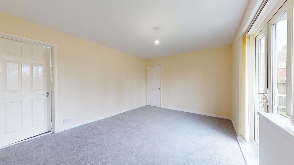 Property photo 2 of 18 4419166