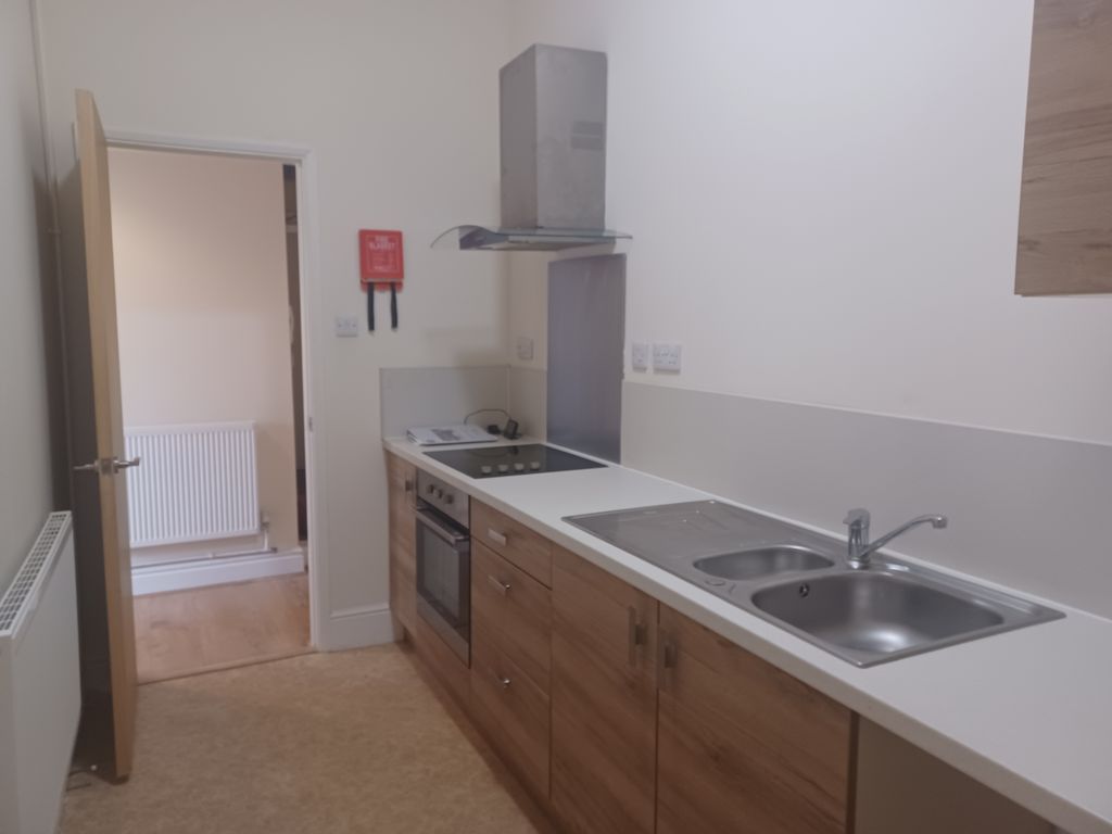 Property photo 2 of 8 Kitchen