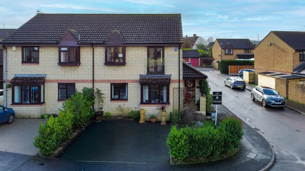 Property photo 1 of 33 4632220