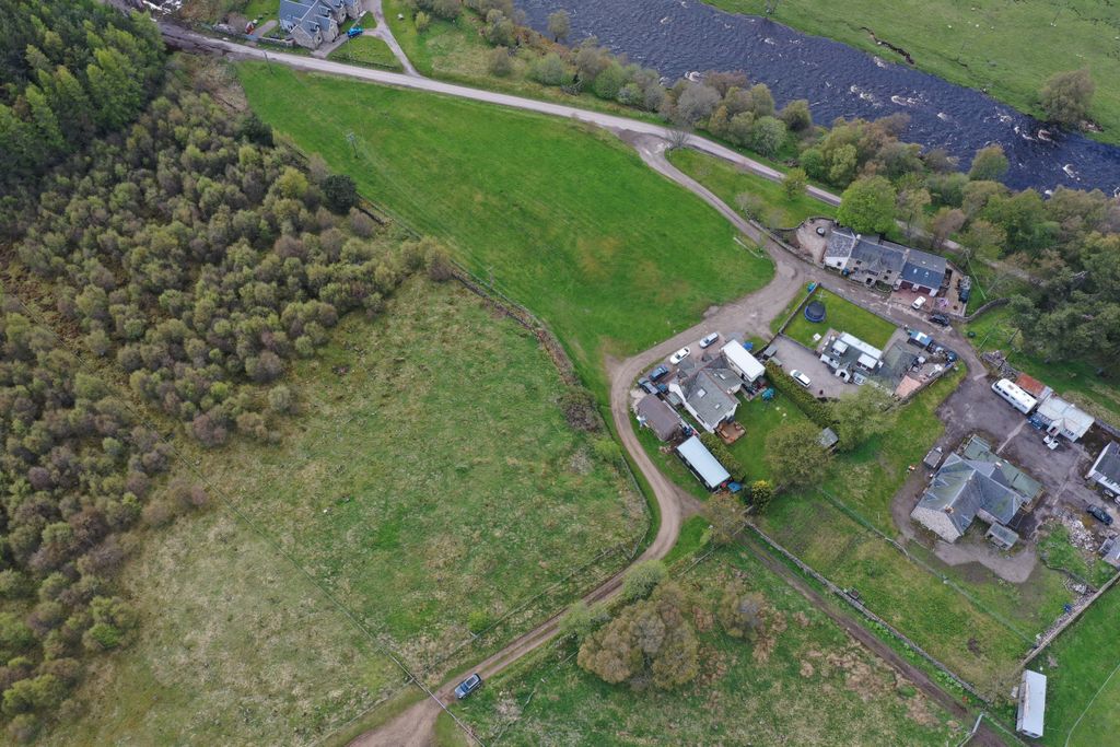 Property photo 2 of 5