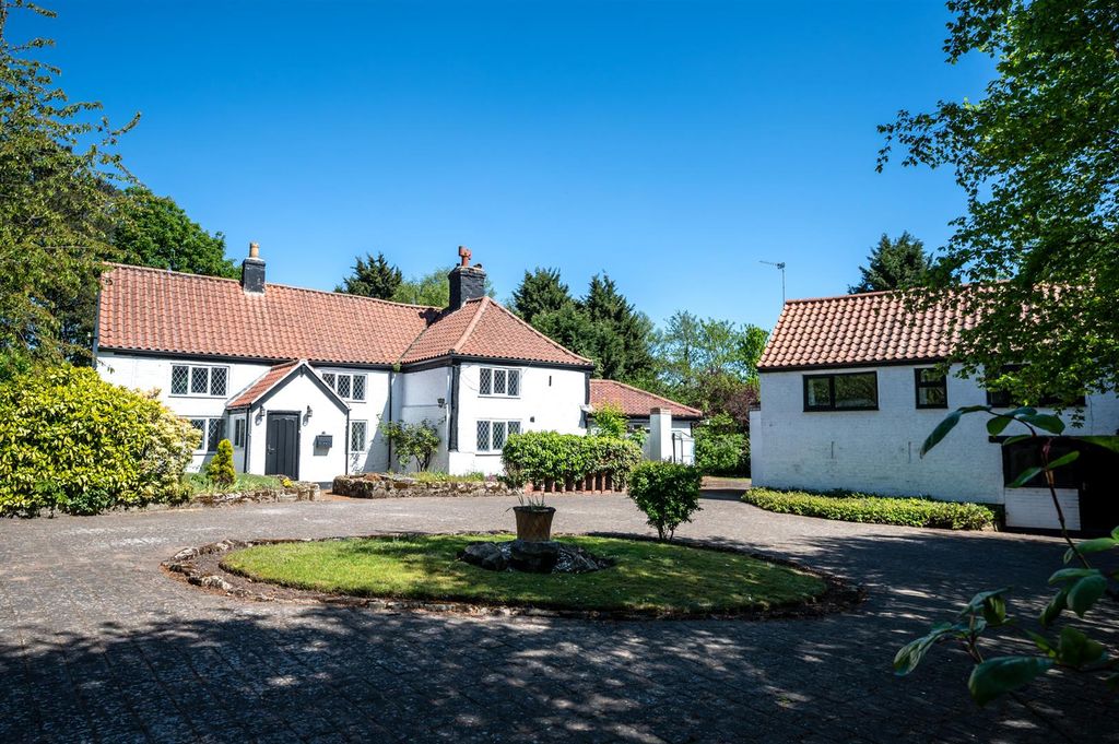 Property photo 1 of 47 Exterior And Gardens