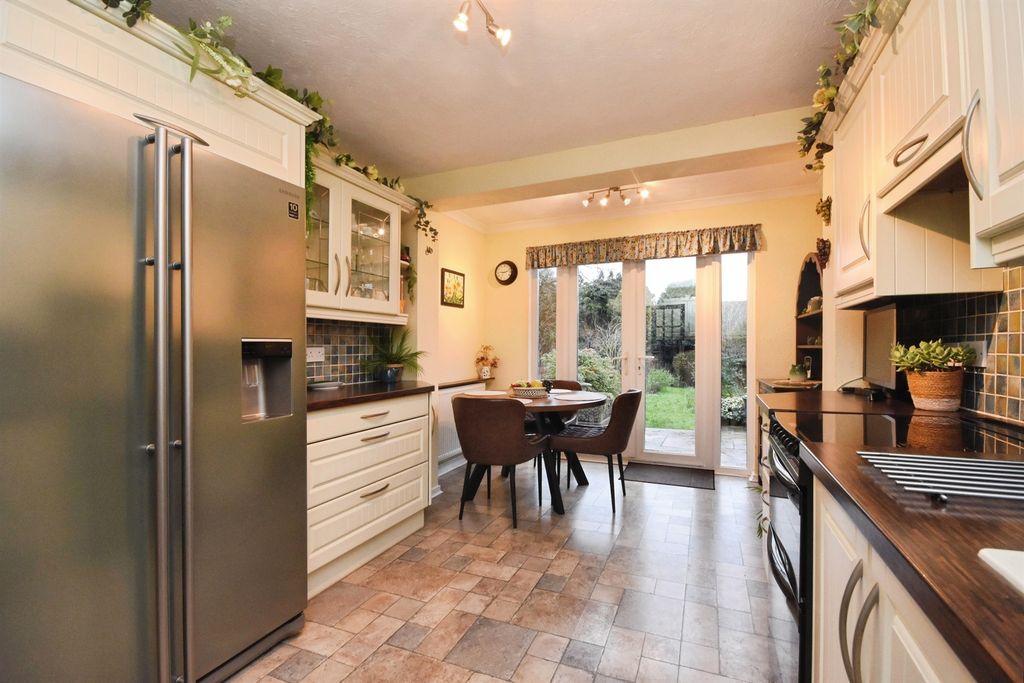 Property photo 3 of 16