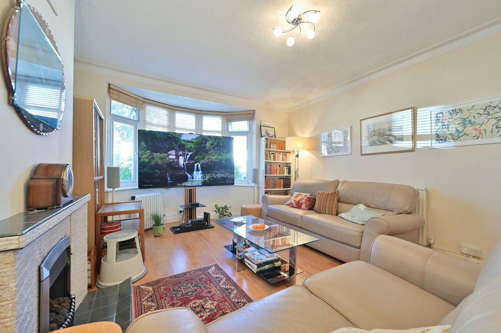 Property photo 2 of 19