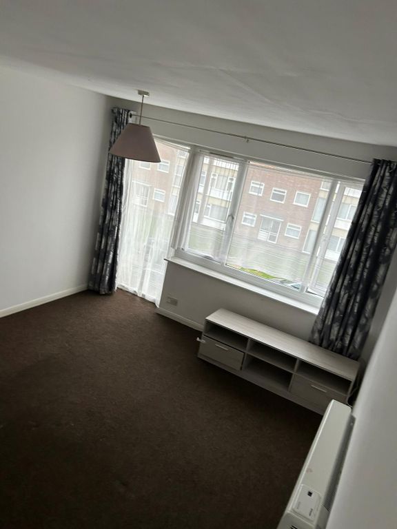 Property photo 2 of 8 Living Room