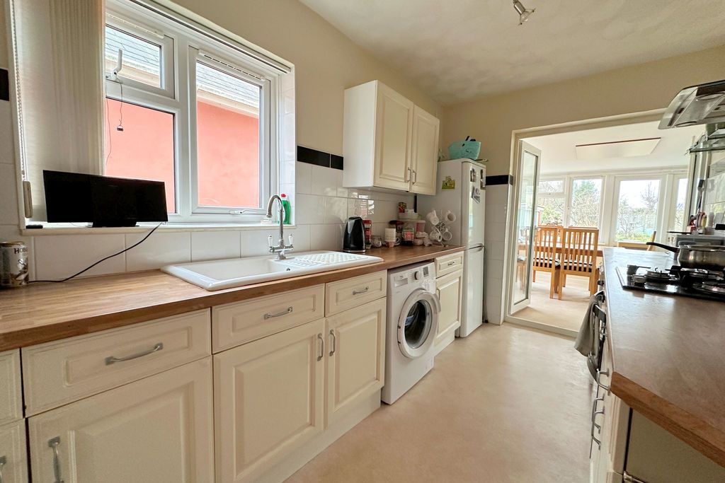 Property photo 3 of 15 Kitchen