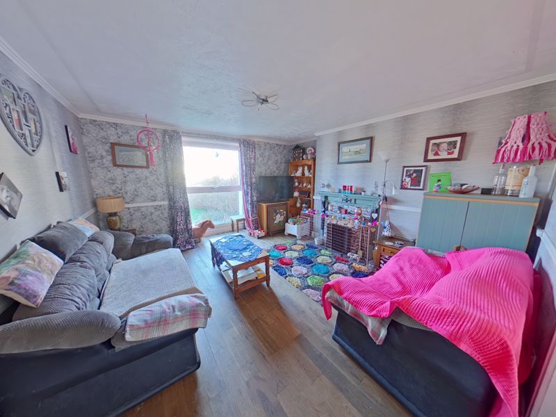 Property photo 2 of 11 Photo 12