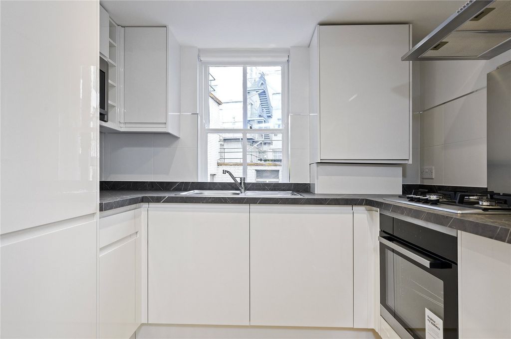 Property photo 2 of 7 Reception / Kitchen