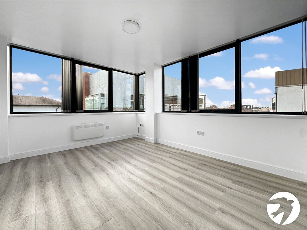 Property photo 2 of 10 Picture No. 06