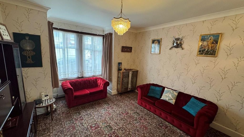 Property photo 2 of 13