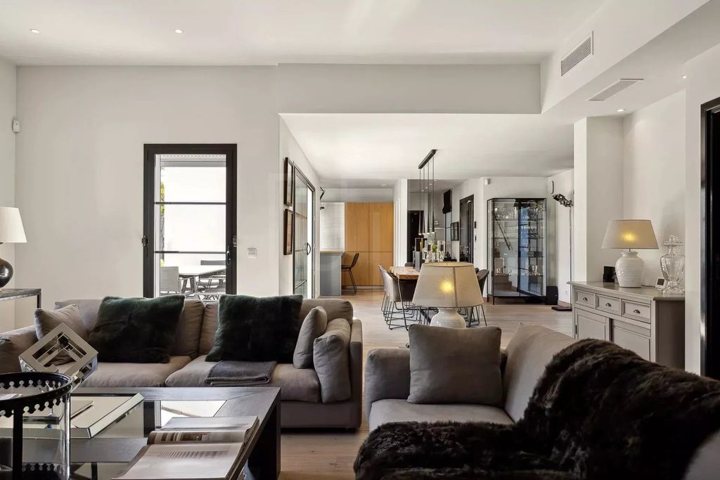 Property photo 3 of 22