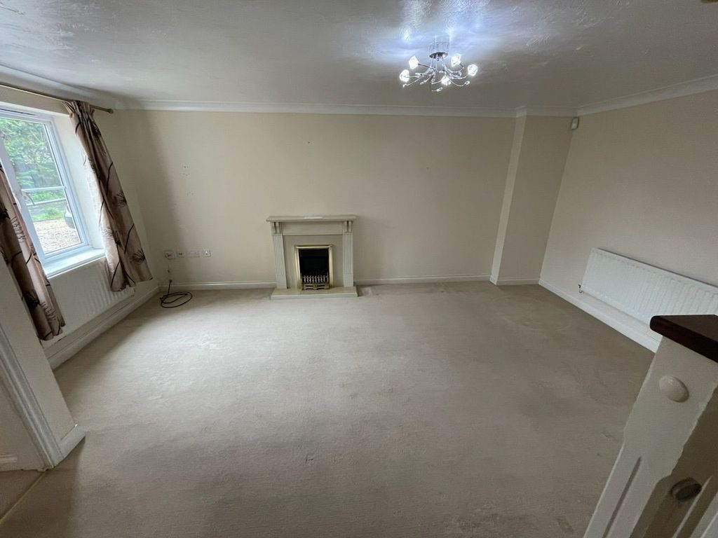 Property photo 3 of 19