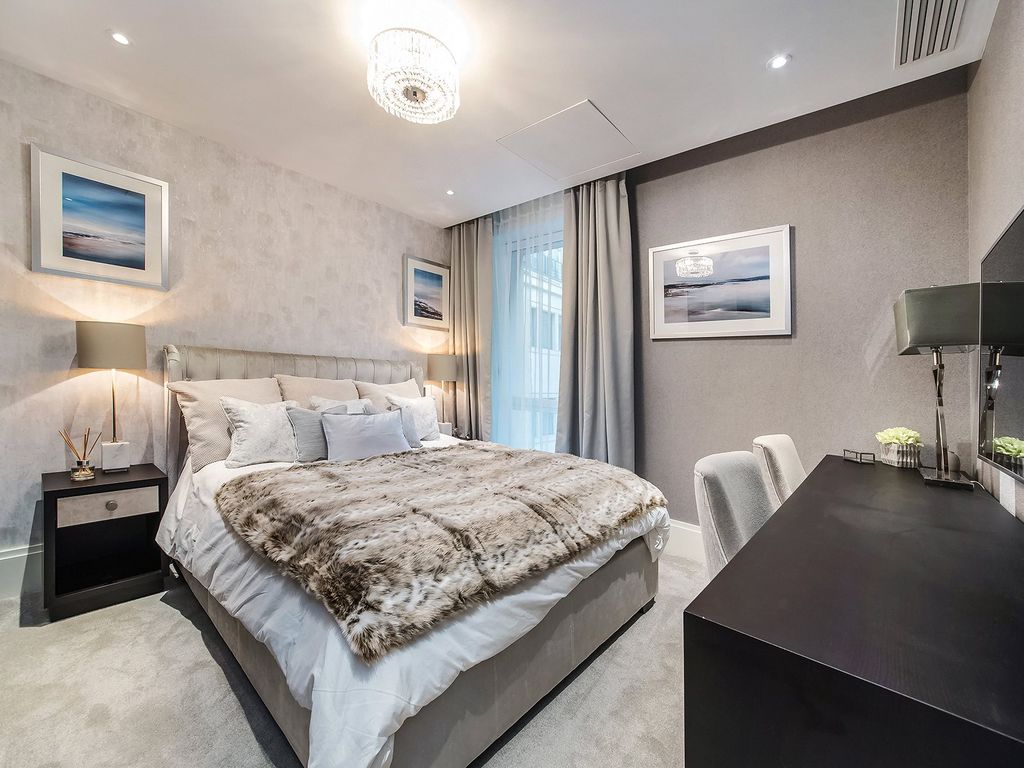 Property photo 3 of 18 Temple House