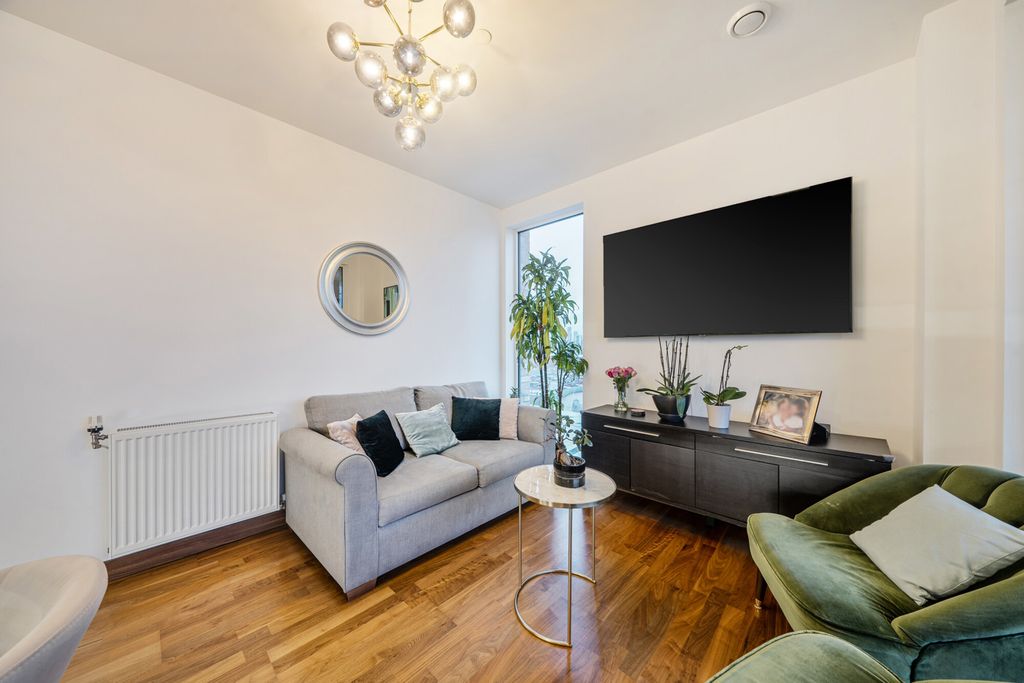 Property photo 2 of 17 Reception