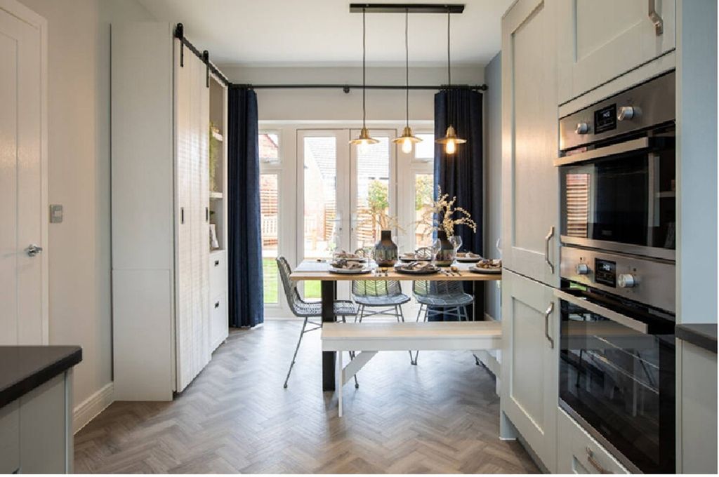 Property photo 2 of 11