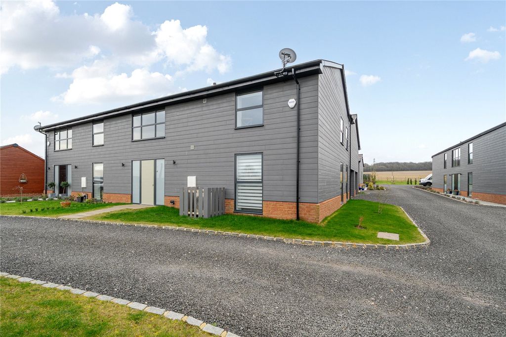 Property photo 1 of 27 Picture No. 28