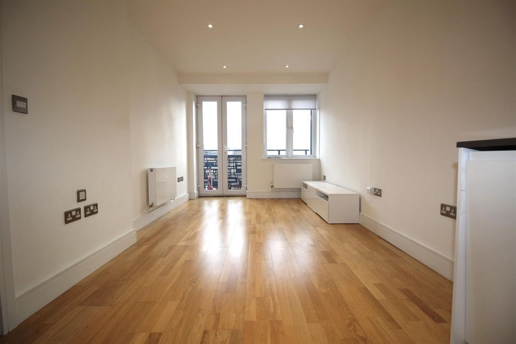 Property photo 3 of 10 2.Jpg