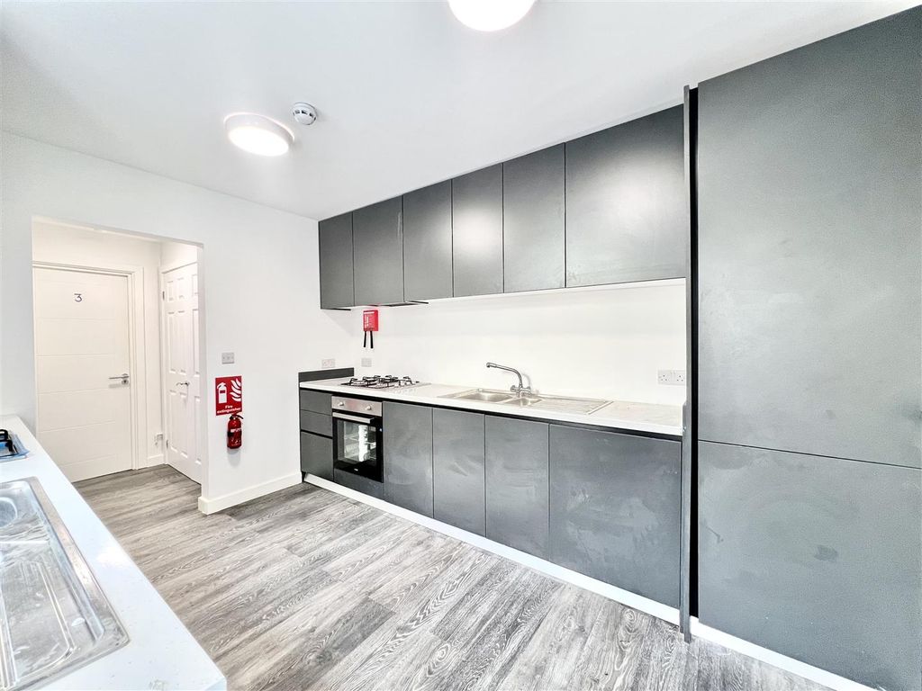 Property photo 3 of 15 Kitchen