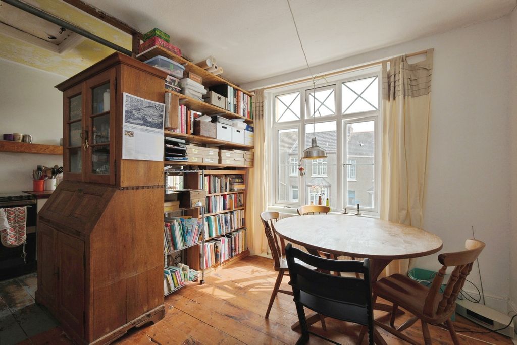 Property photo 2 of 12 Pbox-Img.Jpg