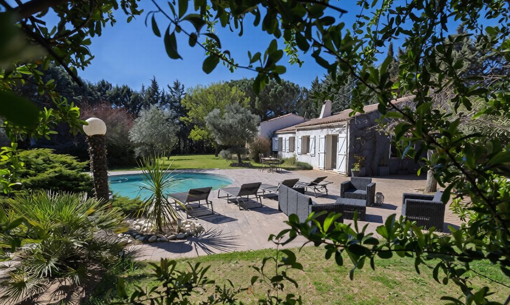 Property photo 2 of 11