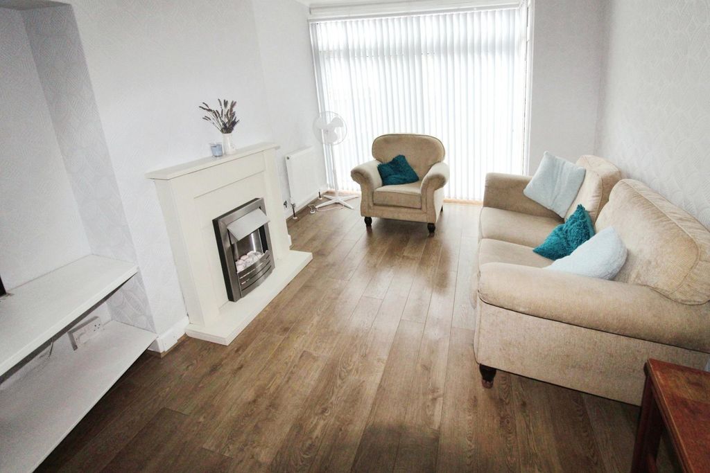 Property photo 3 of 8 Picture No. 22