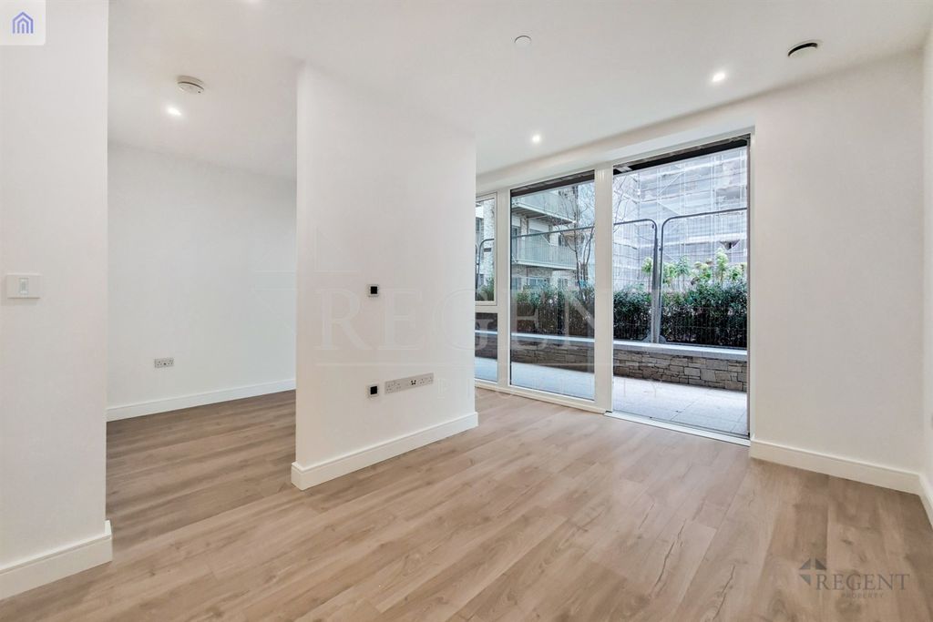 Property photo 2 of 8 Open Plan
