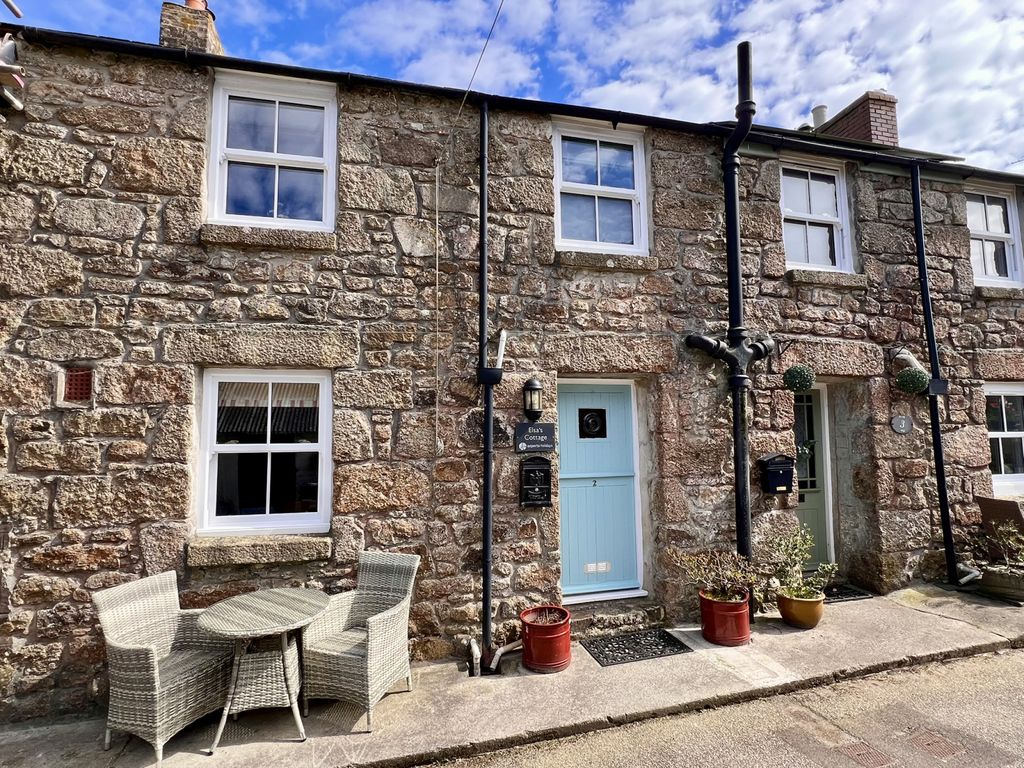 Property photo 1 of 12 3Â Bedroom Mid Terraced House For Sale